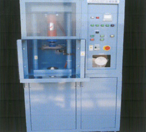 油圧成形機